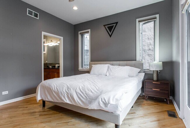 Foto del edificio - 1235 N Cleaver St
