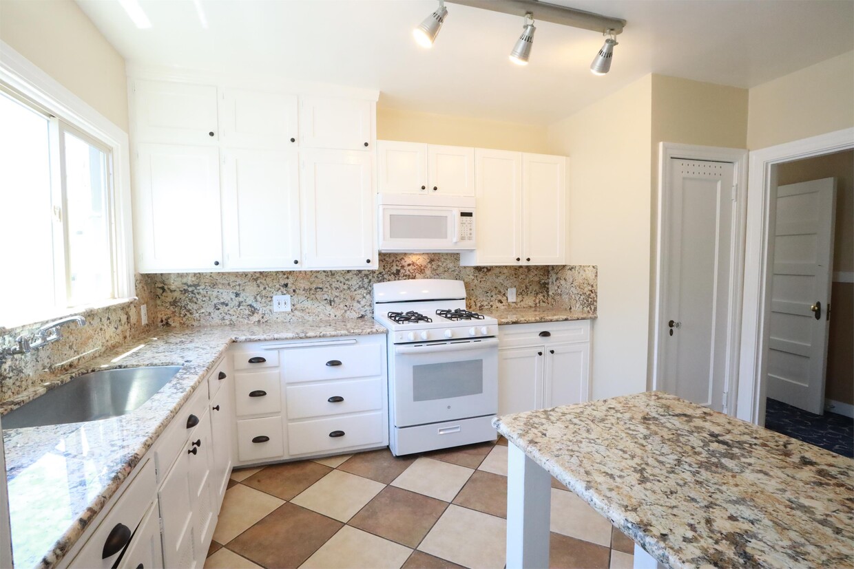 Foto principal - 2803 Telegraph Ave