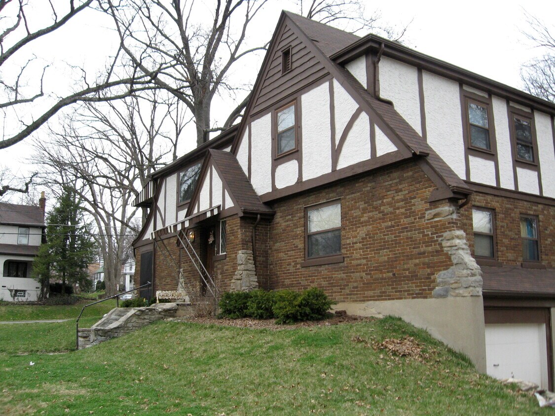 Foto principal - 3000 Bellewood Ave