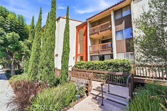 Building Photo - 4835 E Anaheim St