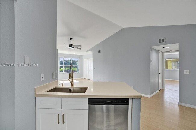 Foto del edificio - 12760 Vista Isles Dr