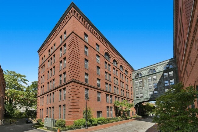 Building Photo - 1241 Adams St