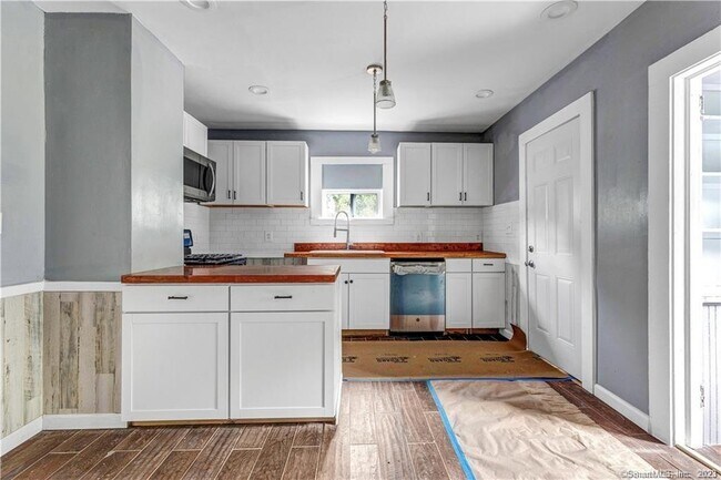 Kitchen - 111 Highland St
