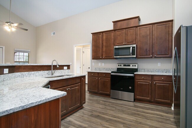 Building Photo - 1046 Lexington Dr