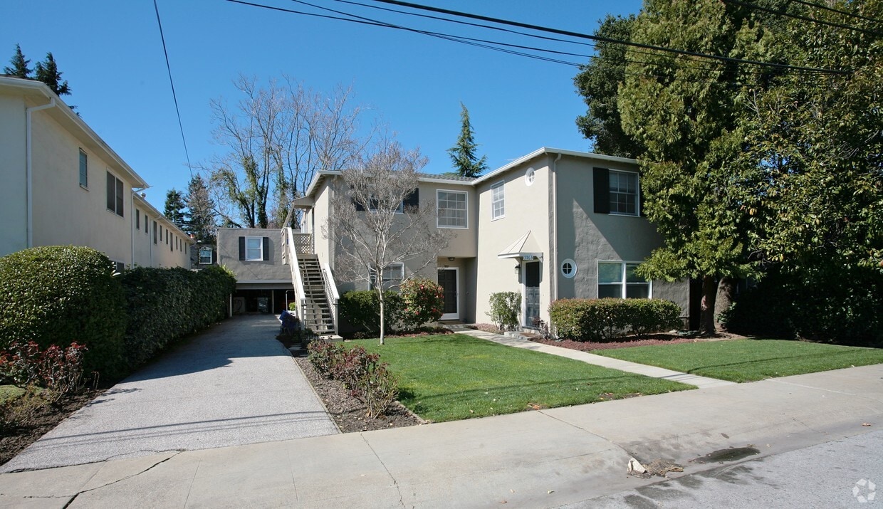 Primary Photo - 1161-1163 Noel Dr