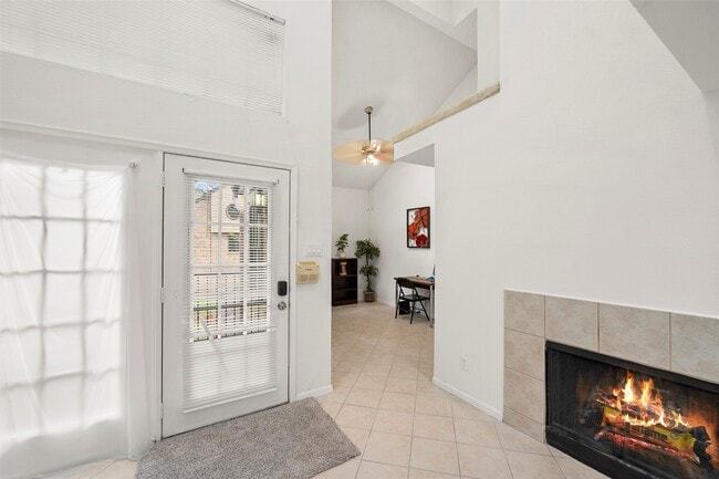 Building Photo - 16800 Sugar Pine Dr