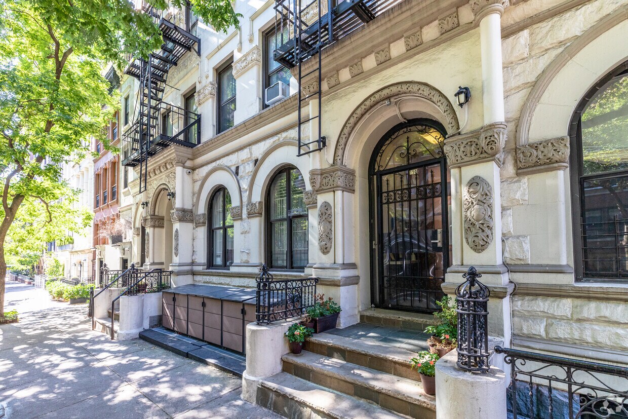 Building Photo - 150-152 E 83rd St