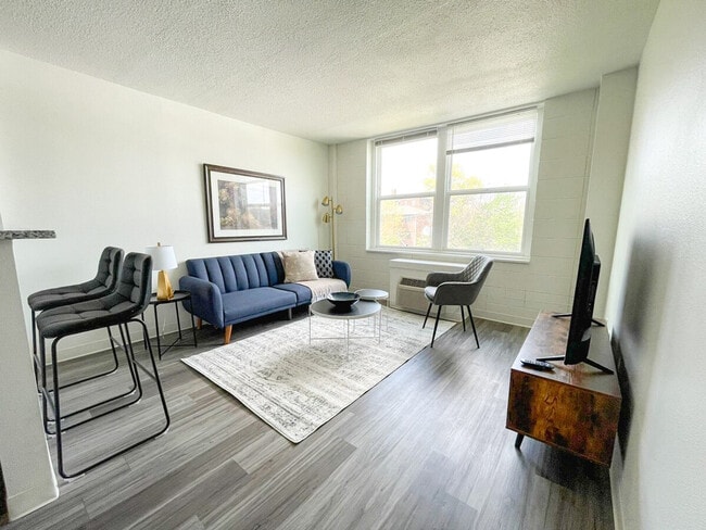 Building Photo - 2516 Highland Ave