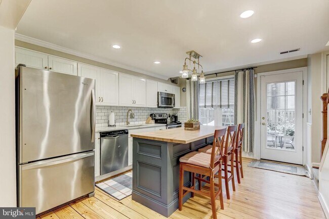 Foto del edificio - 145 W Hill St