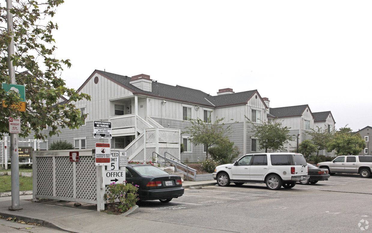 Primary Photo - Neary Lagoon Apartments