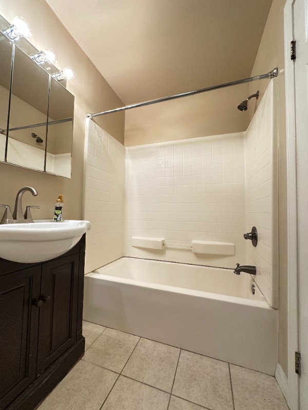 Building Photo - 5404 Balboa Arms Dr