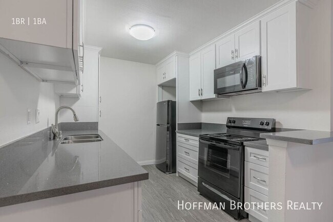 Foto del edificio - 8121 Langdon Ave