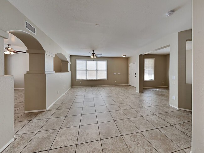 Foto del edificio - 16339 N 171st Dr