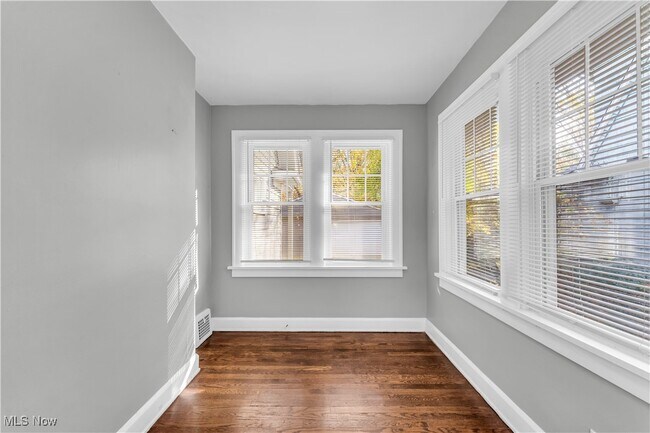 Building Photo - 961 Montford Rd