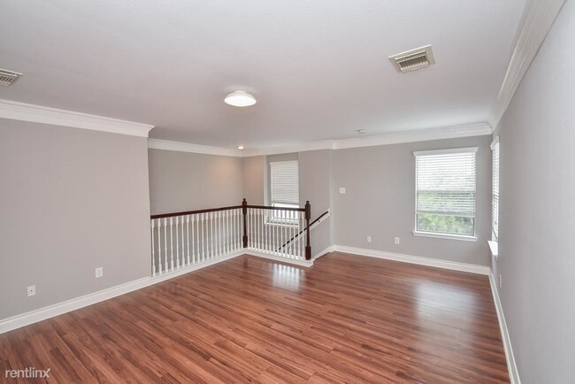 Building Photo - 29615 Legends Green Dr