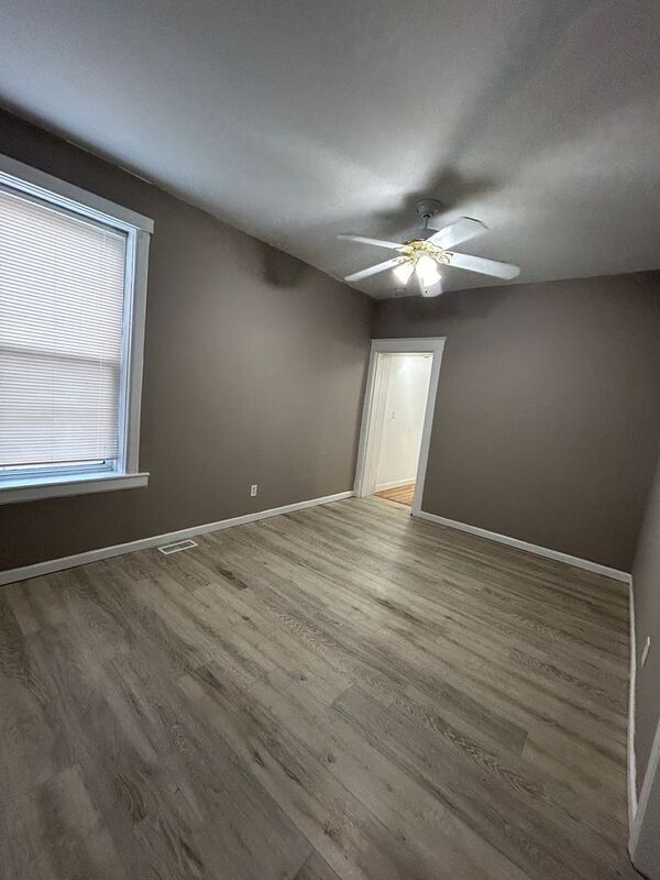 Foto del edificio - 5306 Reber Pl