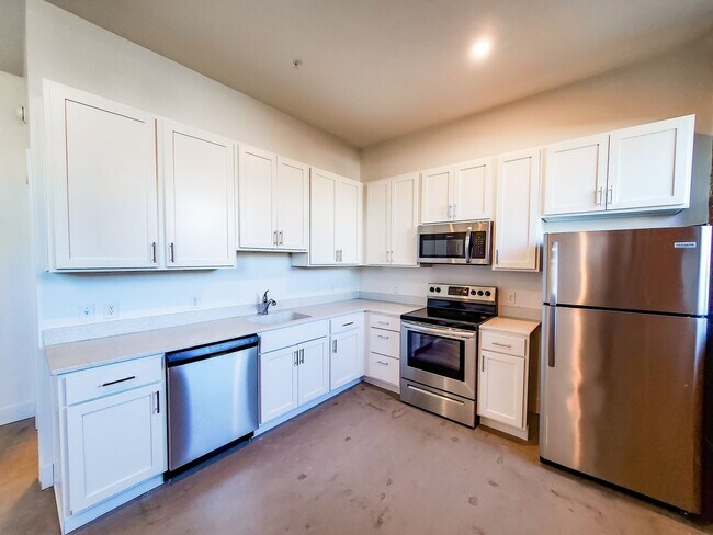 Building Photo - Exposed Brick Studio Apartment at a Great ...