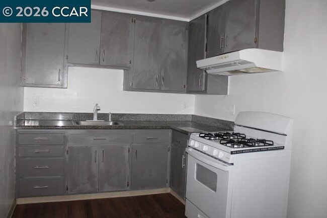 Building Photo - 2515 Manchester Ave