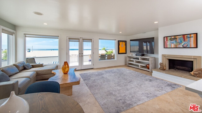 Building Photo - 6419 Ocean Front Walk