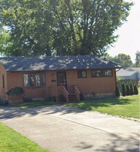 Building Photo - 1632 Oakmont Ln