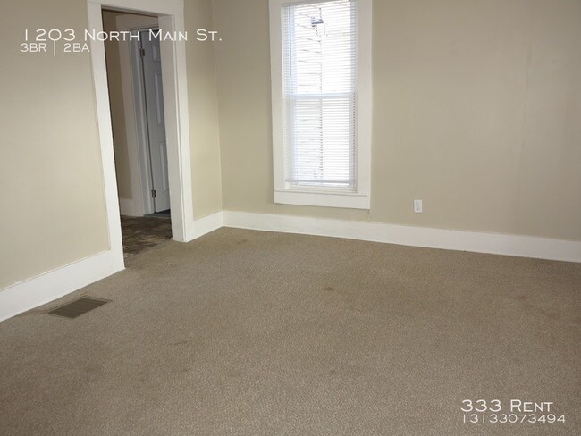 Foto del edificio - 1203 N Main St