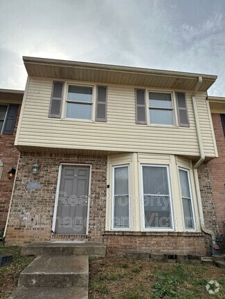 Building Photo - 5040 Cheshire Ct