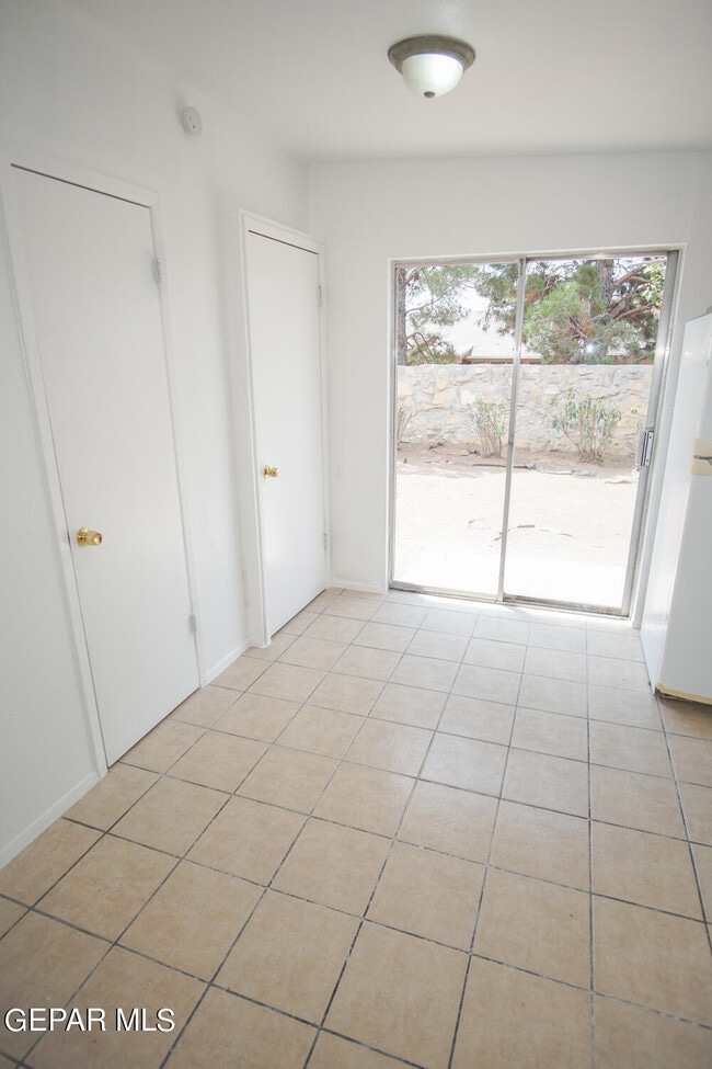Building Photo - 11430 Sundrop Ct