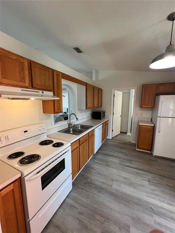 Foto del edificio - 2105 Atwater Dr