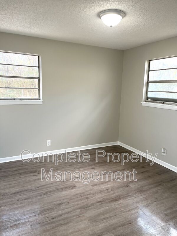 Foto del edificio - 1108 Hall St
