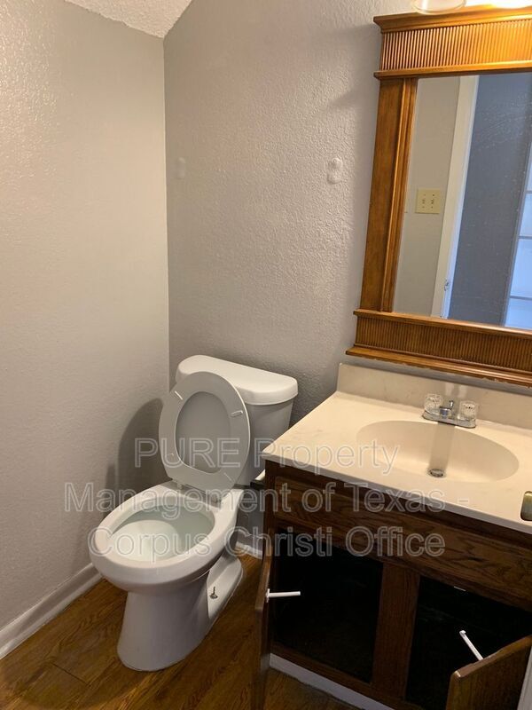 Foto del edificio - 4929 Cedar Pass Dr