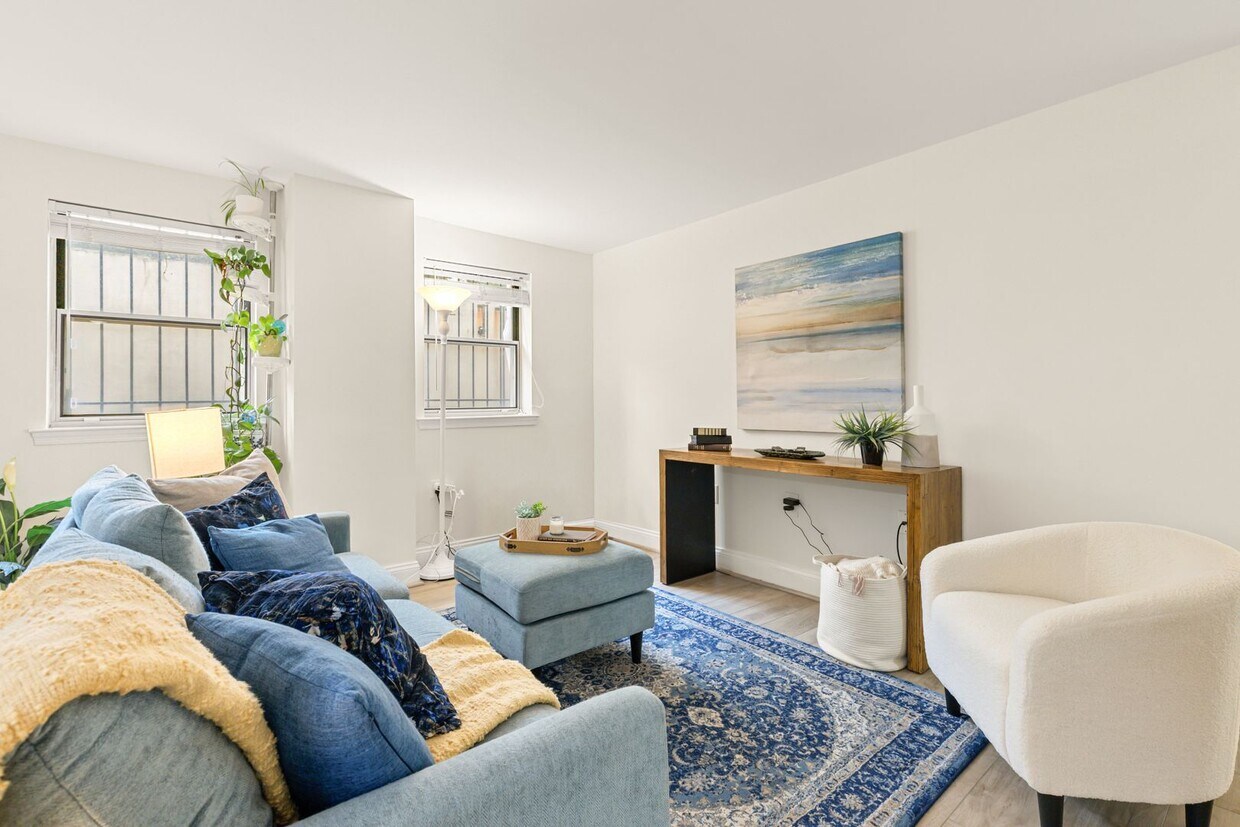 Primary Photo - Spacious & Conveniently Located 2br/2ba on U St Corridor!