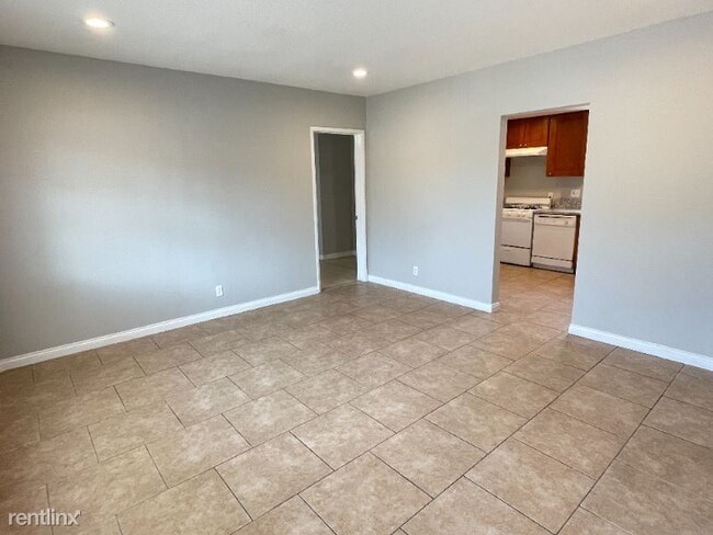 Building Photo - 3 br, 2 bath House - 6051 Vista De Oro