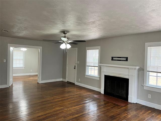 Foto del edificio - 2107 W Oak St