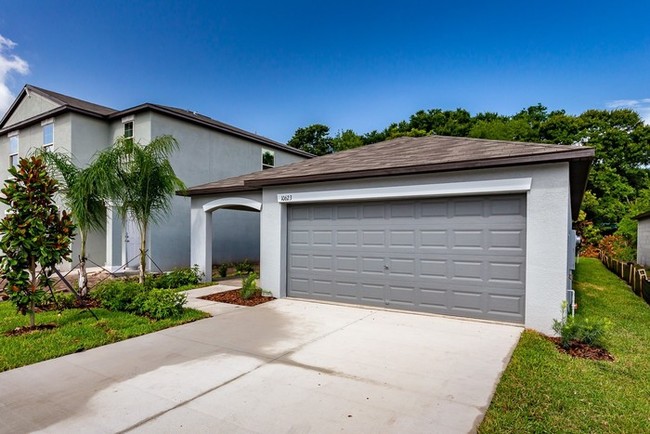 Building Photo - 10623 Gibsonton Dr