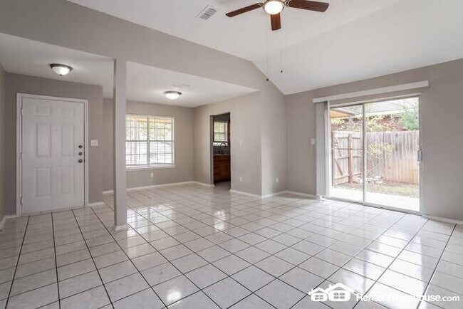 Foto del edificio - New Pictures. Newly renovated spacious 3 b...