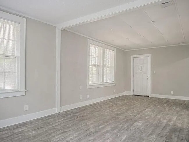 Building Photo - 2661 Harvey Ave