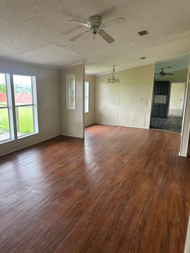 Foto del edificio - 3205 Eddy-Gatesville Pkwy