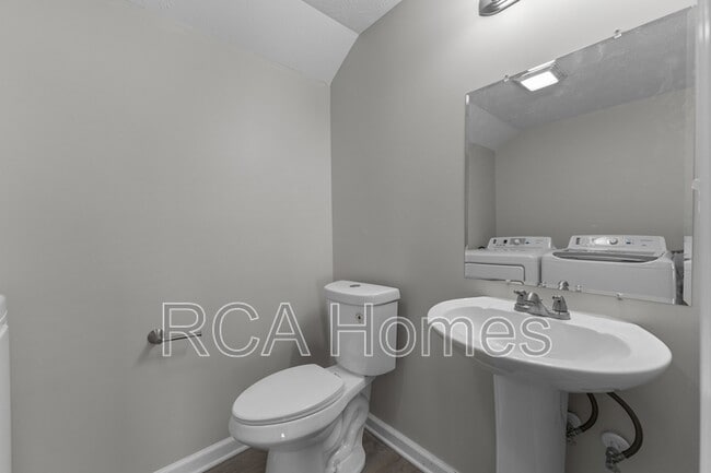 Photo - 2910 North Kenwood Avenue House