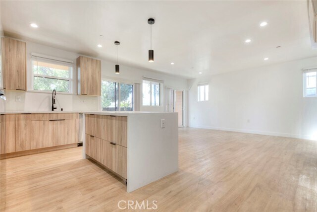 Foto del edificio - 5648 Cartwright Ave