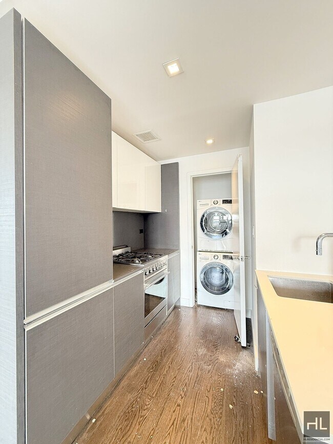 Foto del edificio - No fee 2 bed 2 bath WEST END AVENUE
