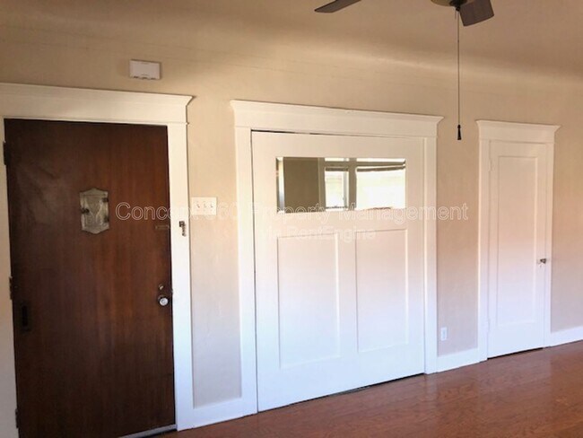 Foto del edificio - 1144 E Appleton St