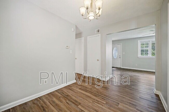 Foto del edificio - 2312 Calvin Ave
