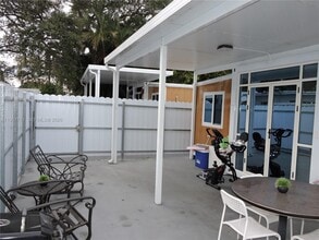 Building Photo - 551 E 39th St