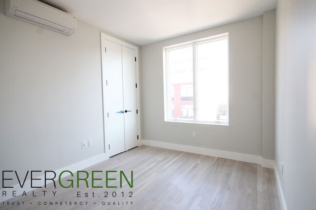Building Photo - 111 Troutman St