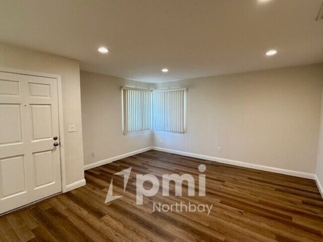 Foto del edificio - 599 Marshall Rd