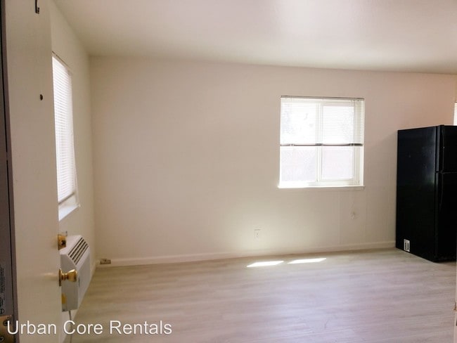 Building Photo - 2714 San Fernando Way