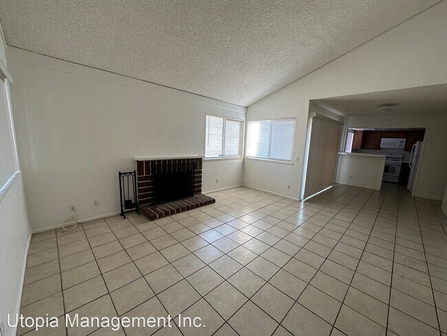 Building Photo - 2 br, 1.5 bath House - 1594 Christopher Lane