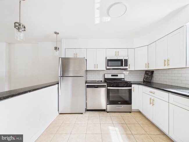 Foto del edificio - 3830 Fairmount Ave