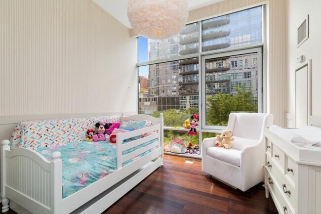 Building Photo - 2 bedroom in New York NY 10023