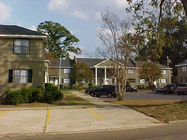 Foto del edificio - 204 N Farmerville St